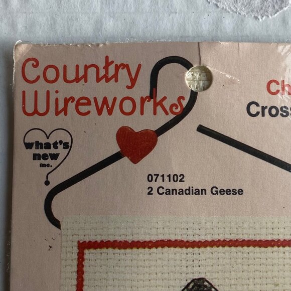 Vtg Country Wireworks Christmas Cross-Stitch Kit of 2 Canadian Geese Hanger USA - Picture 2 of 8